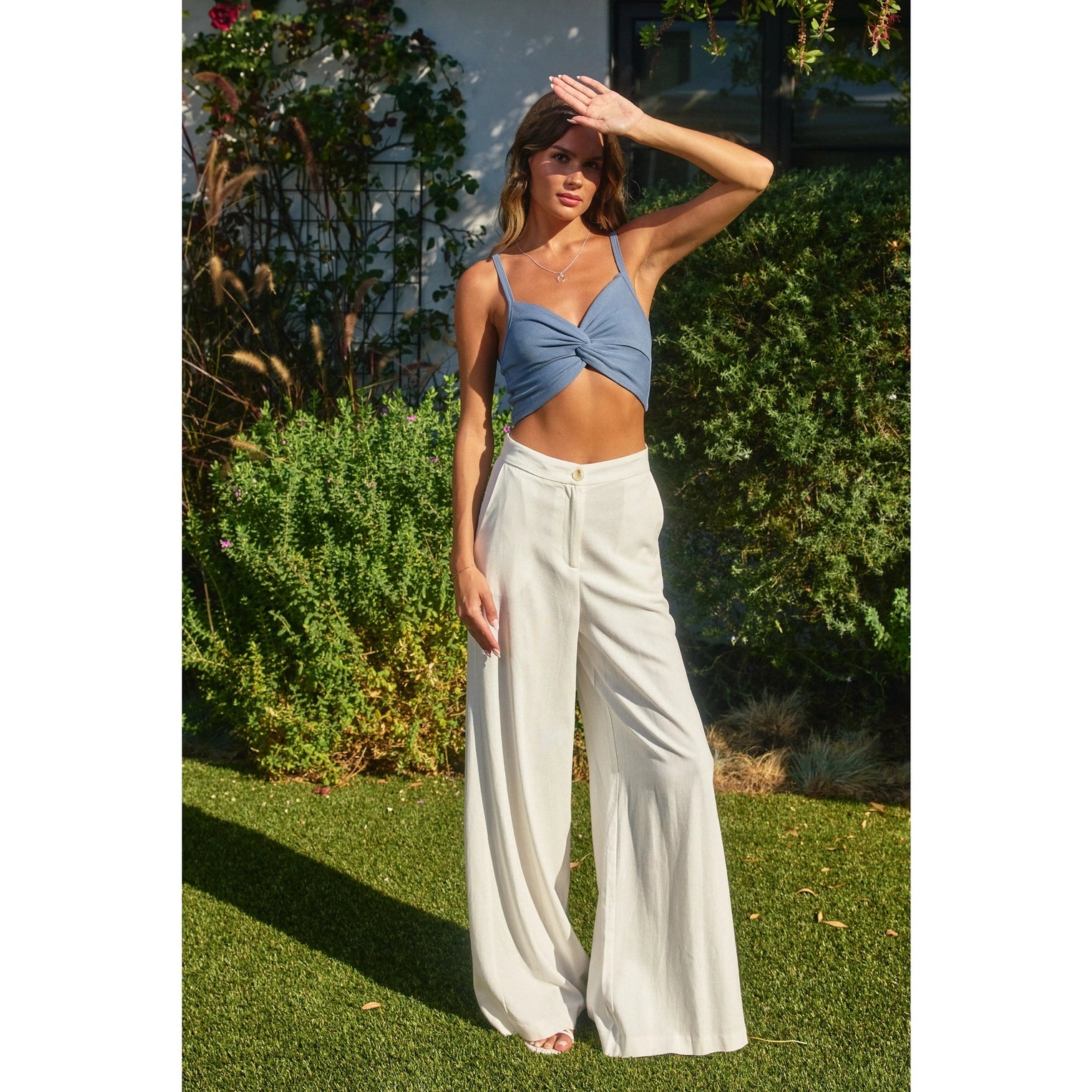 Susi Twist Front Top