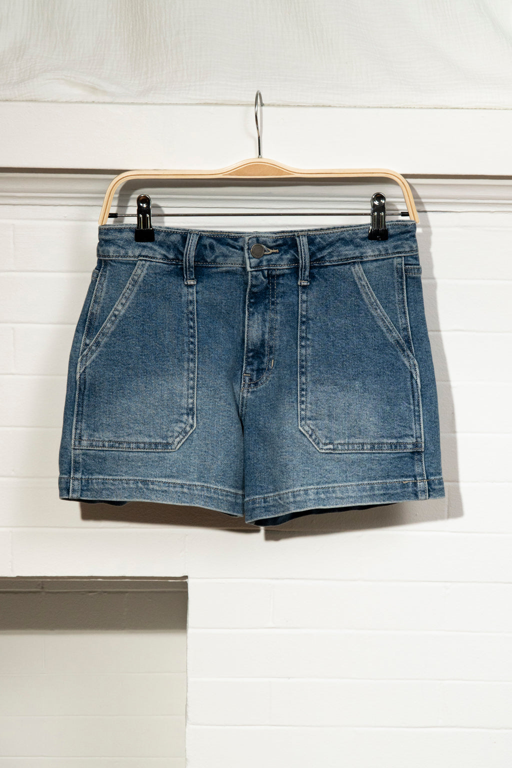 Mid Rise Utility Pocket Shorts