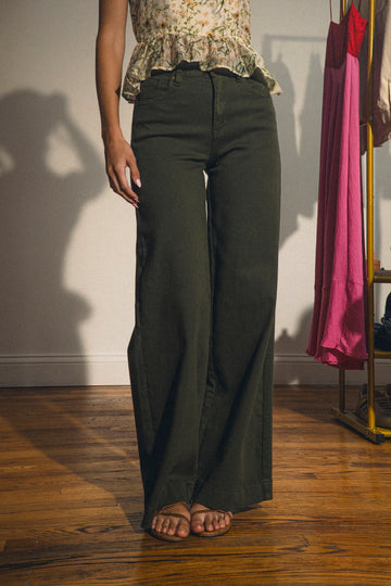 Mid Rise Wide Leg Pant