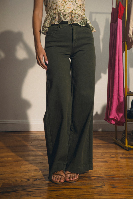 Mid Rise Wide Leg Pant