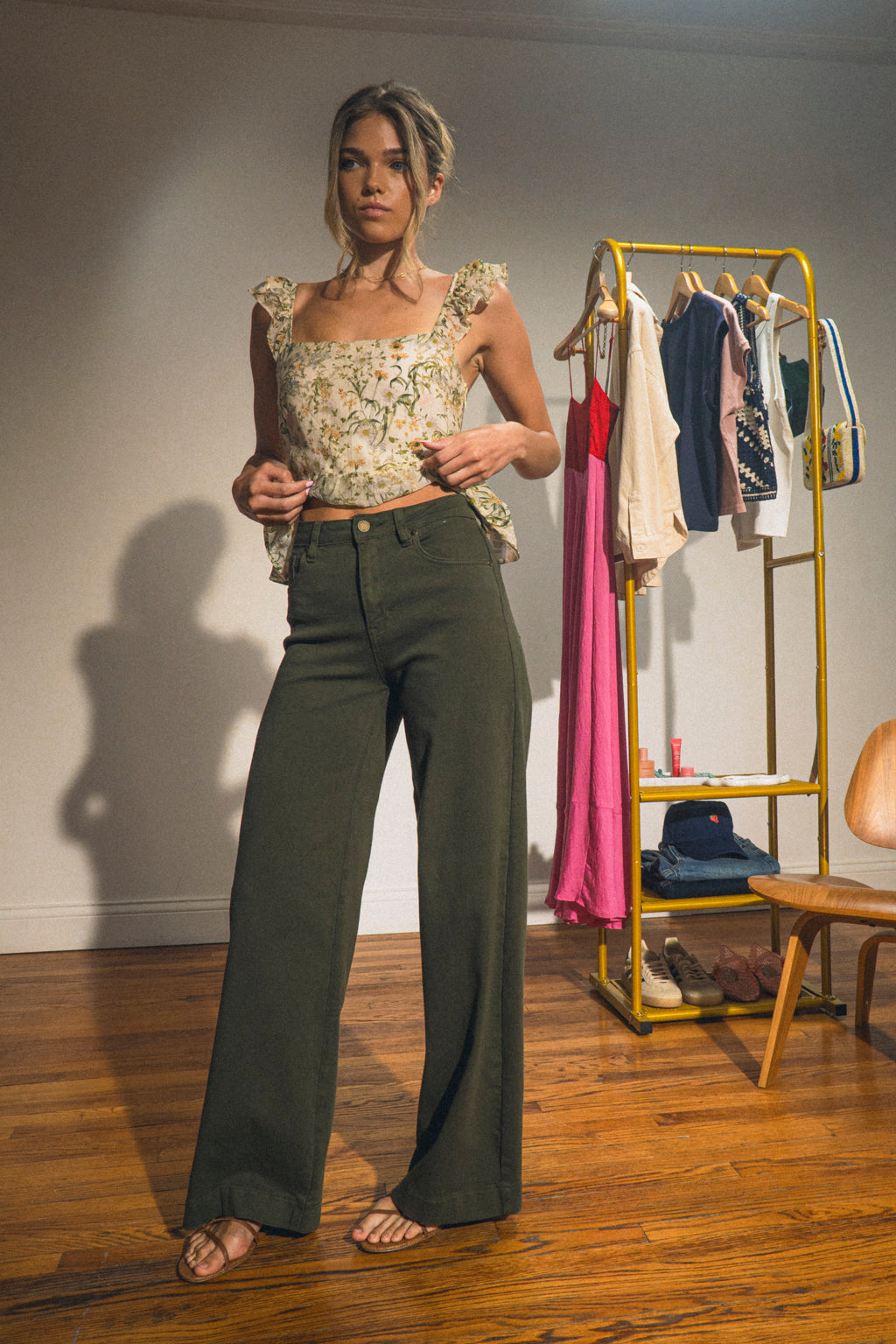 Mid Rise Wide Leg Pant