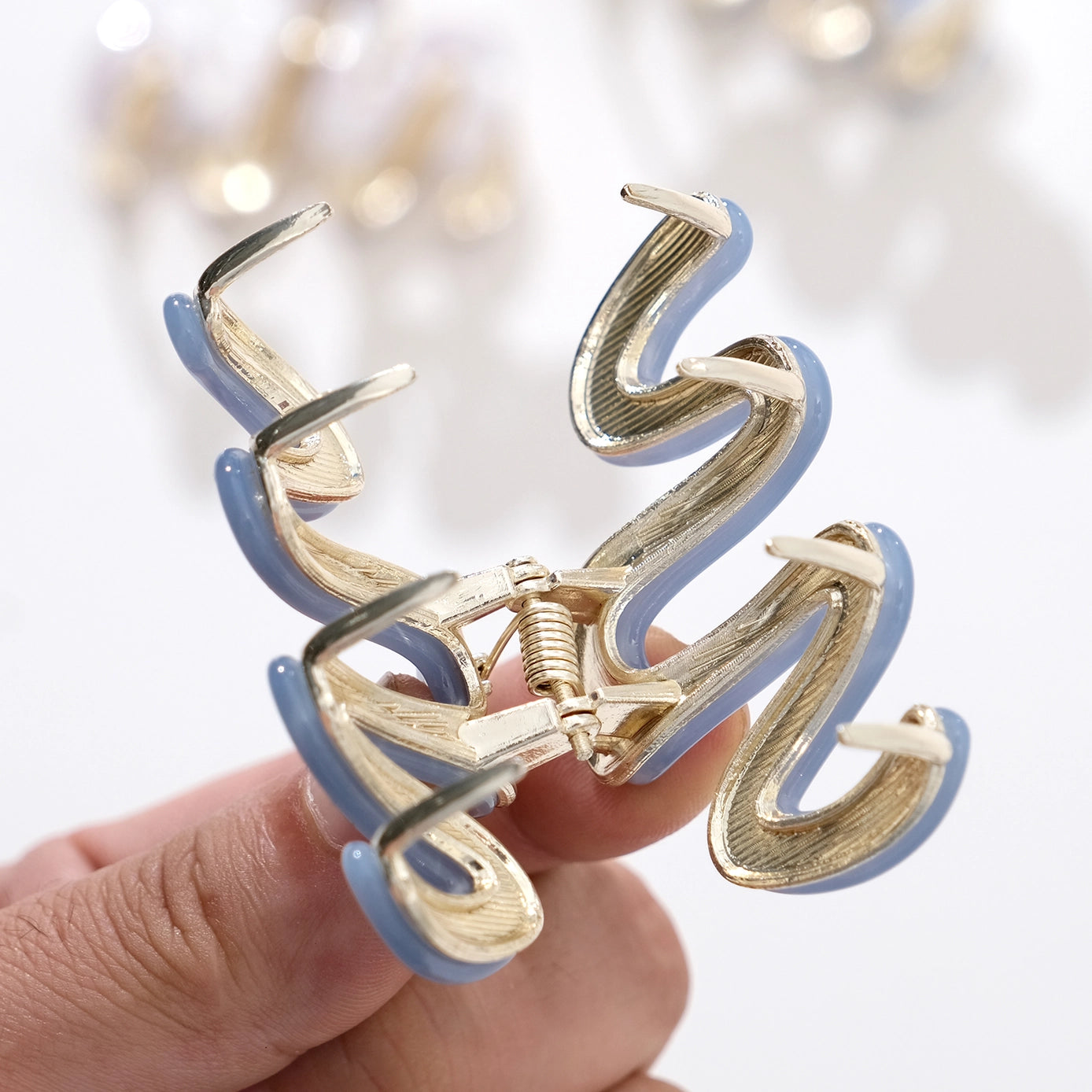 Willow Squiggle Mini Metal Claw Clip