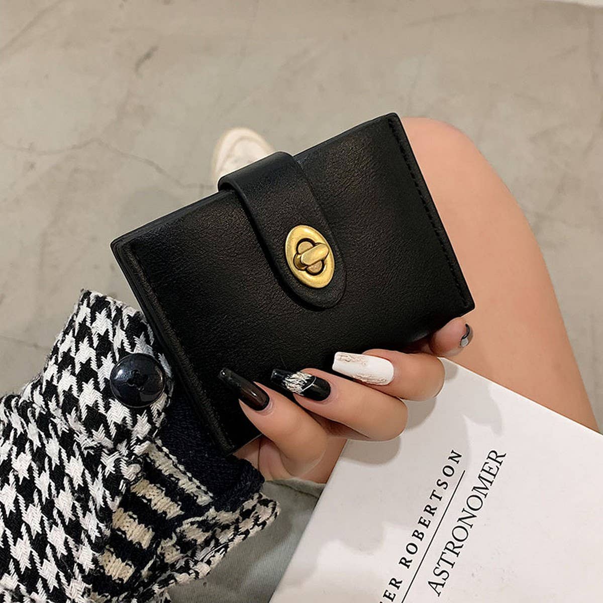 Amélia Latch Card Holder Black