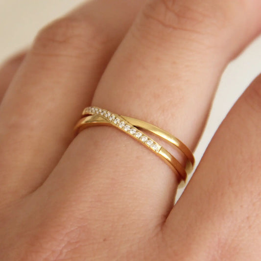 Lucia Crisscross Ring