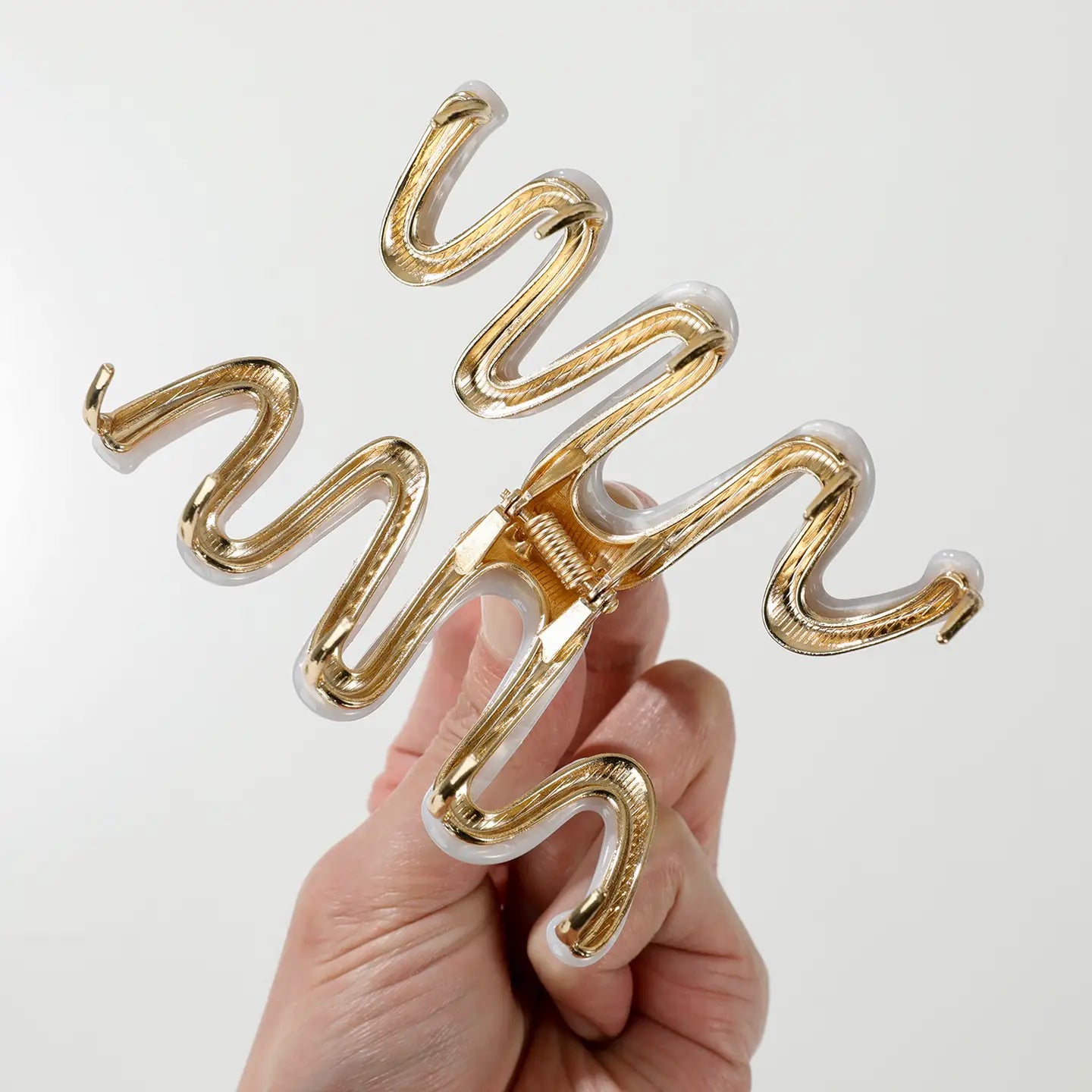 Willow Squiggle Metal Claw Clip