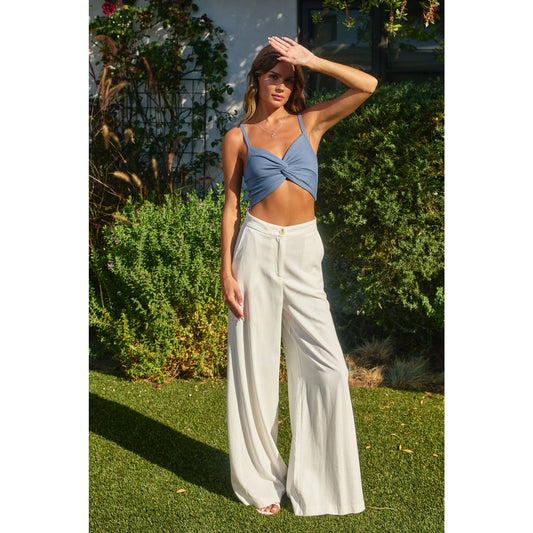 Susi Twist Front Top