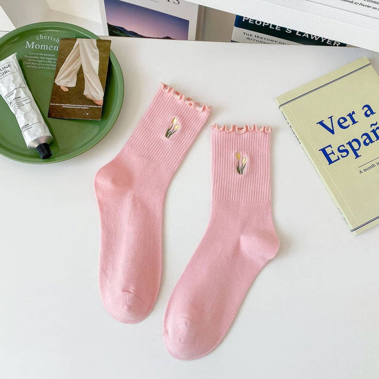 Embroidered Tulip Ruffle Socks Pink