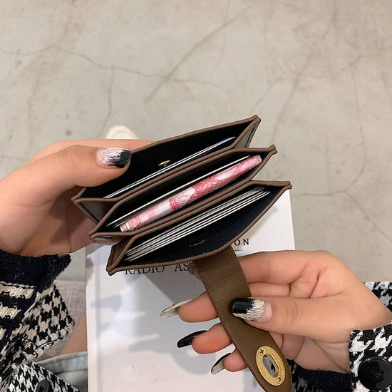 Amélia Latch Card Holder