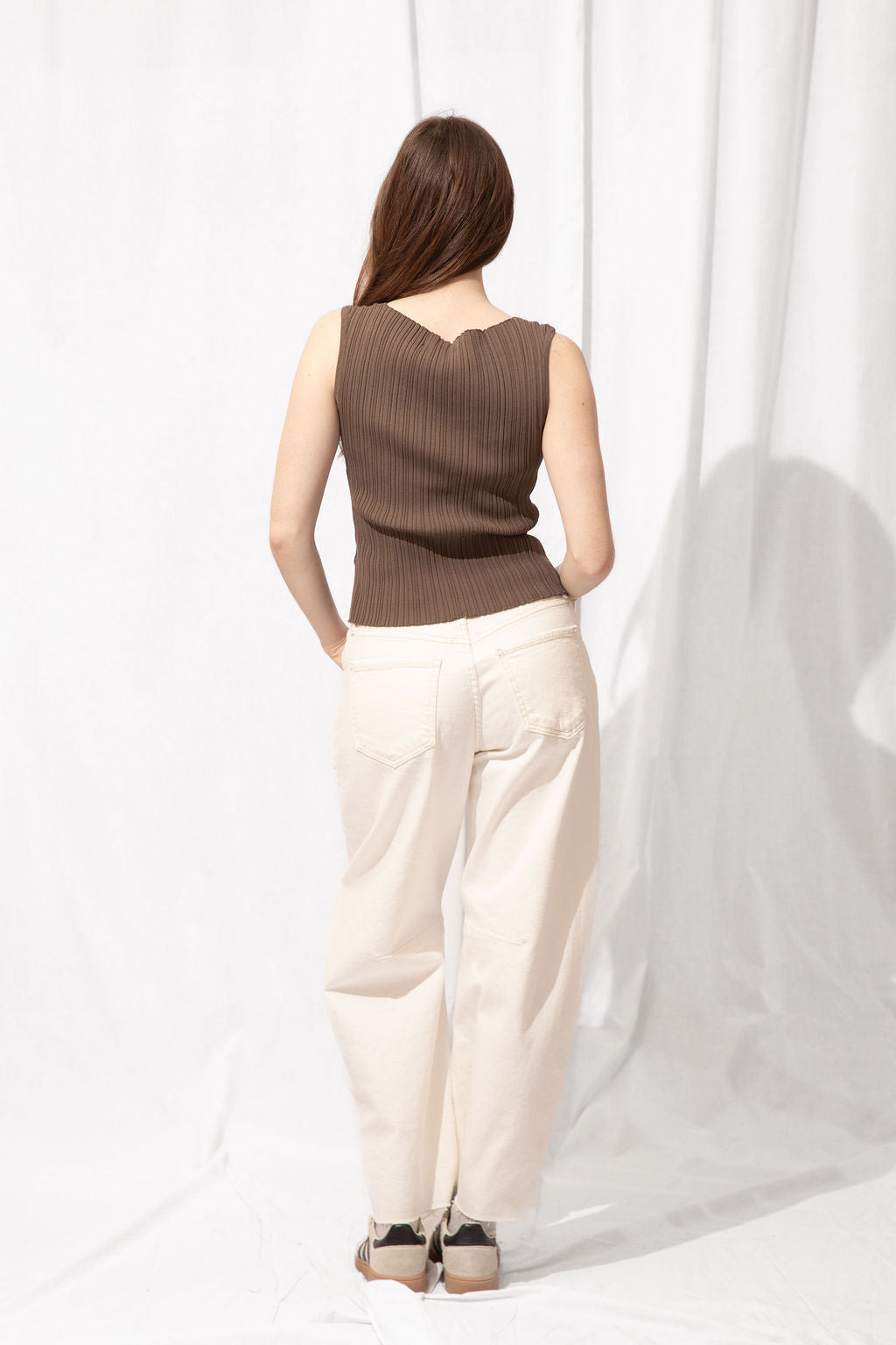 Barrel Jeans with Seams