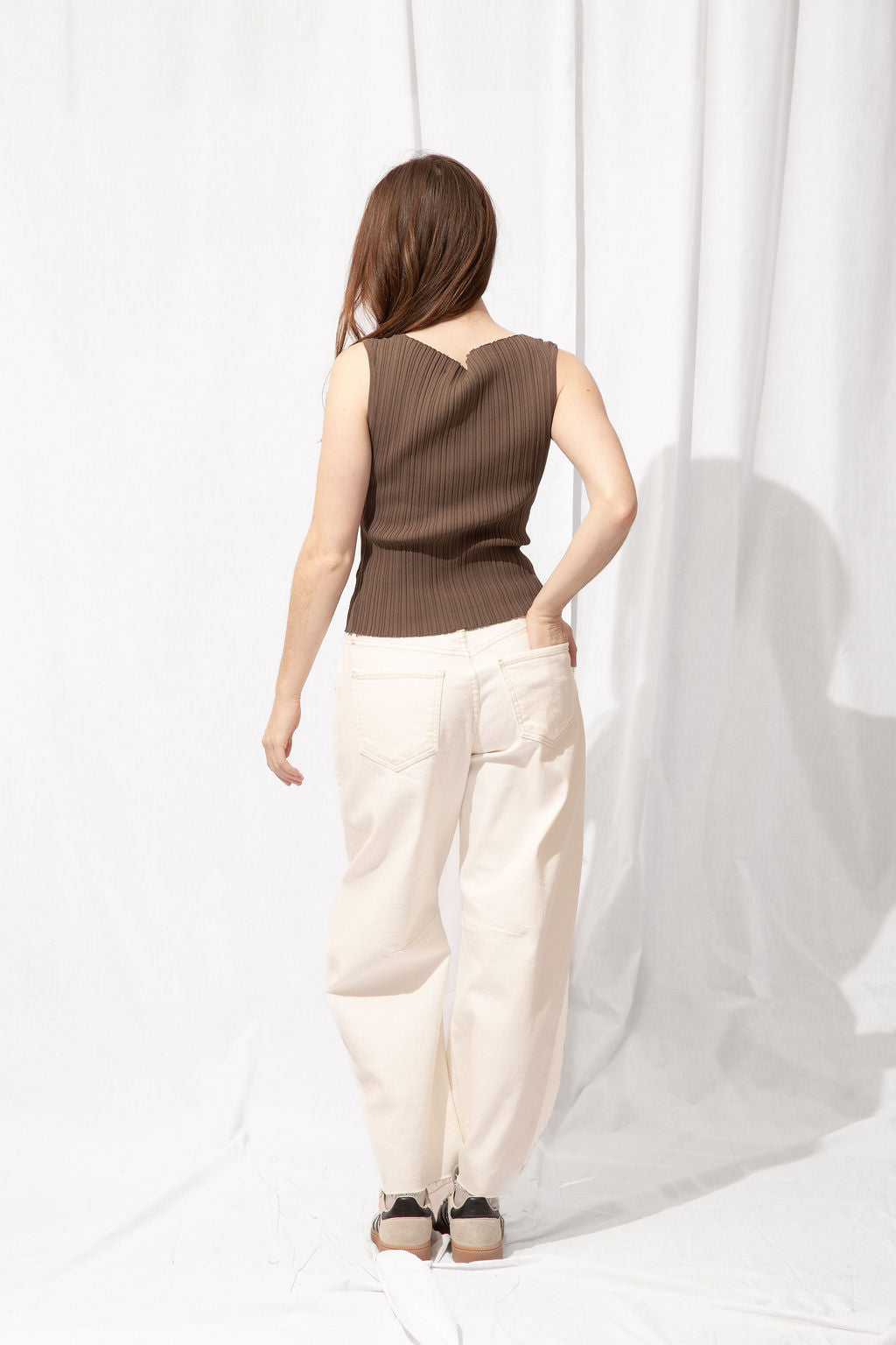 Barrel Jeans with Seams