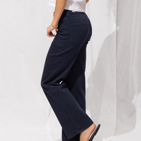 Utility Pocket Relaxed Straight Leg