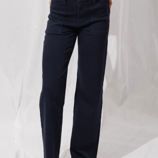 Utility Pocket Relaxed Straight Leg