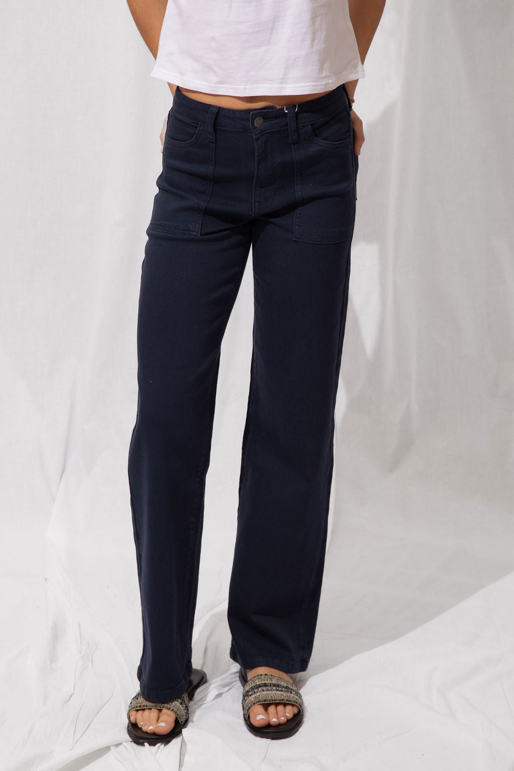 Utility Pocket Relaxed Straight Leg