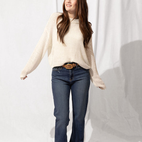 Mid Rise Slim Straight Leg