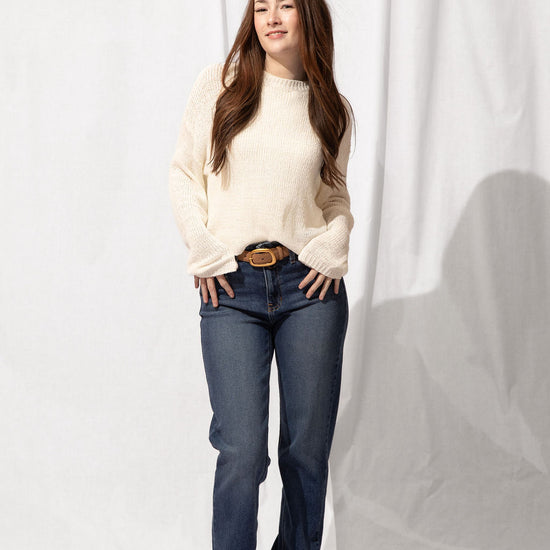 Mid Rise Slim Straight Leg