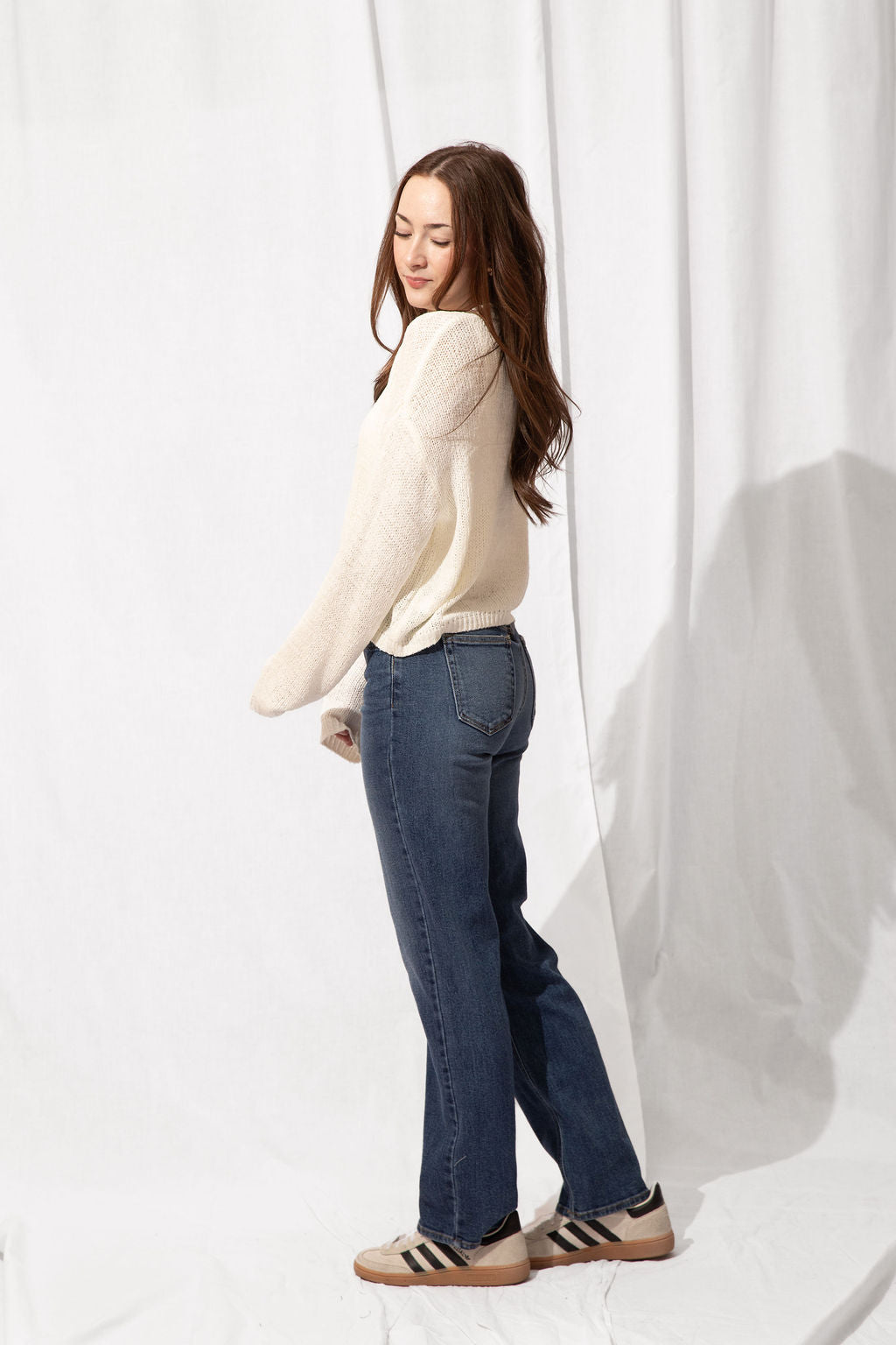 Mid Rise Slim Straight Leg