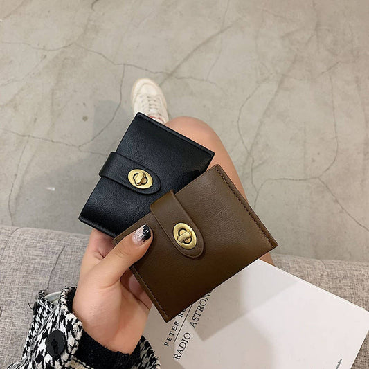 Amélia Latch Card Holder