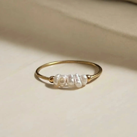 Winslet Dainty Pearl Ring