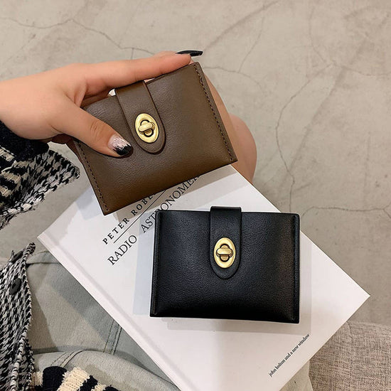 Amélia Latch Card Holder