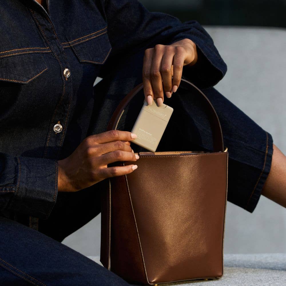 Santal Blanc Hydrating Hand Sanitizer
