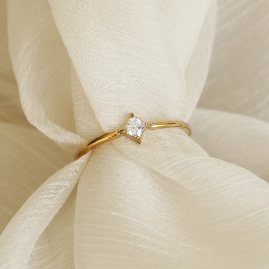 Adela Ring
