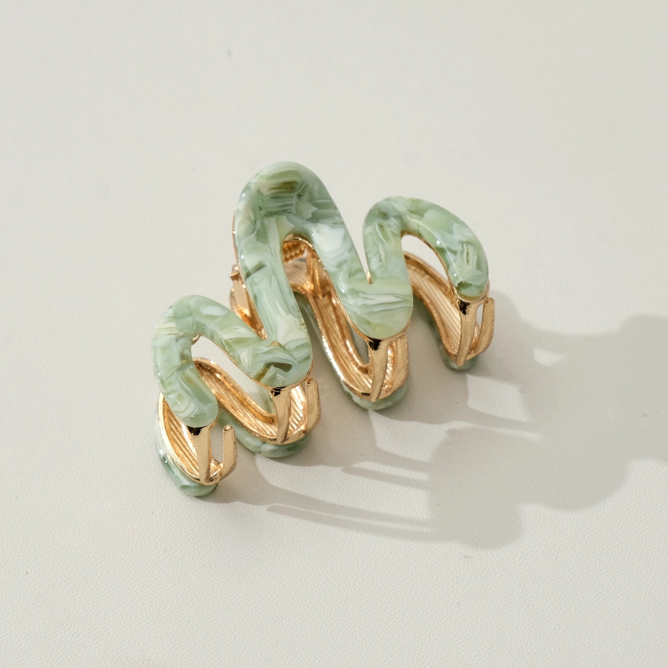 Willow Squiggle Mini Metal Claw Clip Artichoke