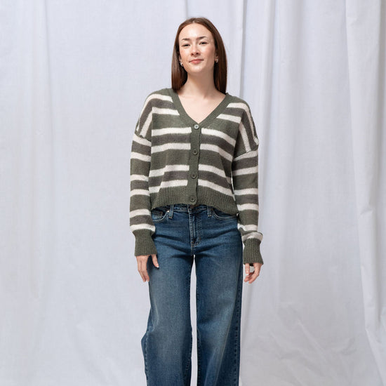 Mid Rise Ultra Wide Leg