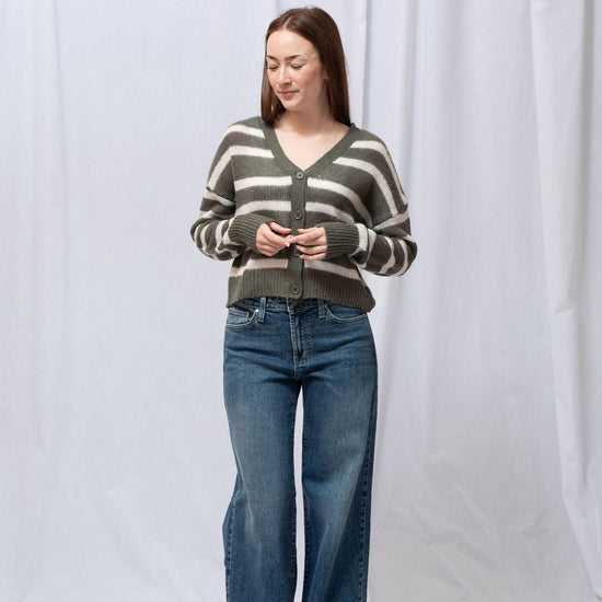 Mid Rise Ultra Wide Leg