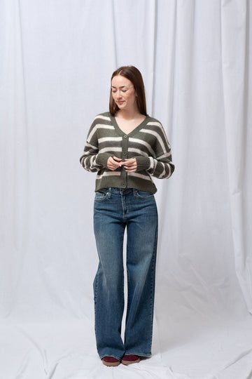 Mid Rise Ultra Wide Leg