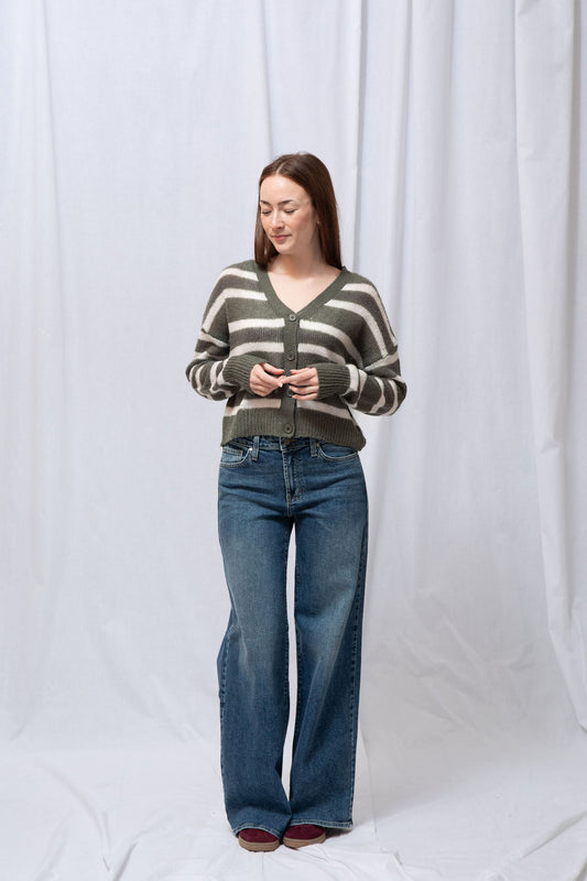 Mid Rise Ultra Wide Leg