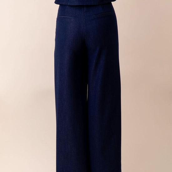 Karlie Pant