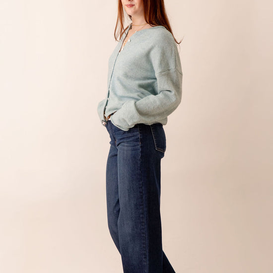 Mid Rise Loose Straight Leg