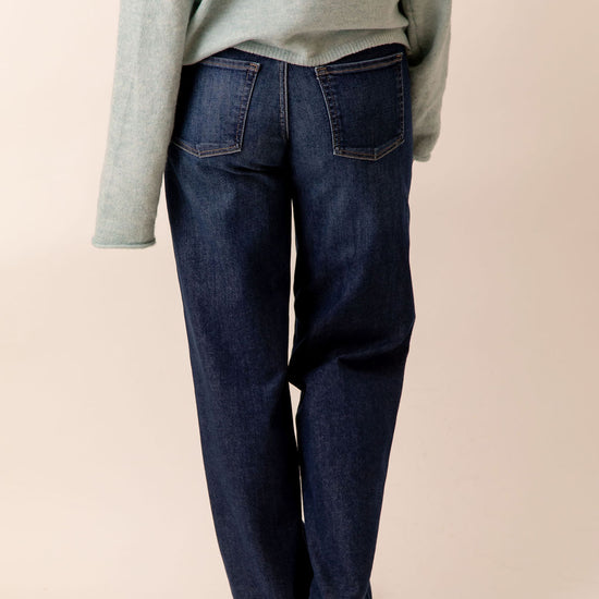 Mid Rise Loose Straight Leg