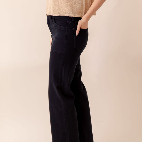 Utility Pocket Relaxed Straight Leg