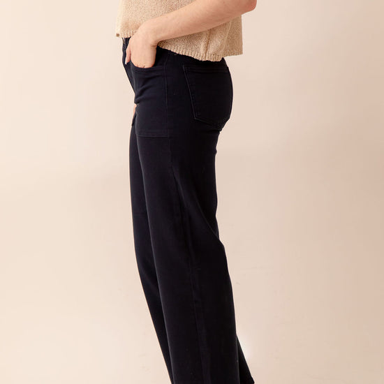 Utility Pocket Relaxed Straight Leg