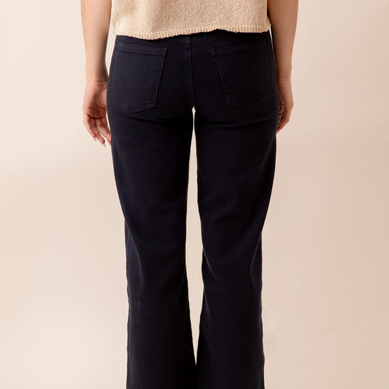 Utility Pocket Relaxed Straight Leg